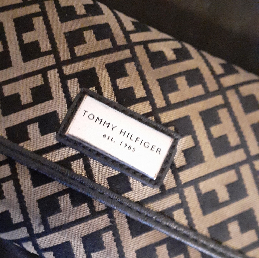 Tommy Hilfiger wallet